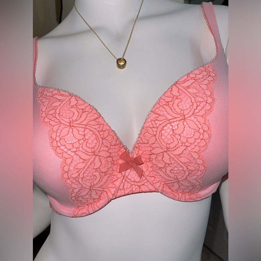 Victoria's Secret (Body by Victoria) 34D NWT